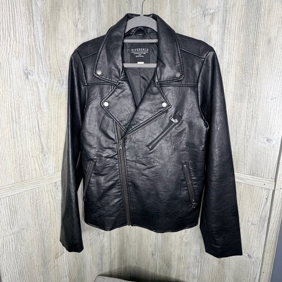Riverdale Southside Serpents Black Faux Leather Jacket - Picture 6 of 7